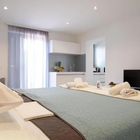 アパート Center マカルスカ